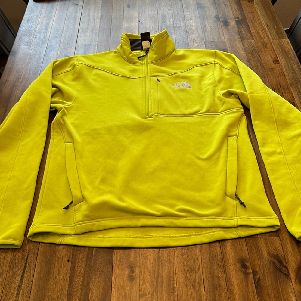 Men’s North Face Q-zip, size M